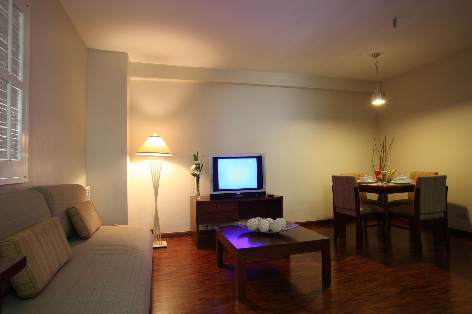 Amorsolo Mansion Hotel Макати Экстерьер фото