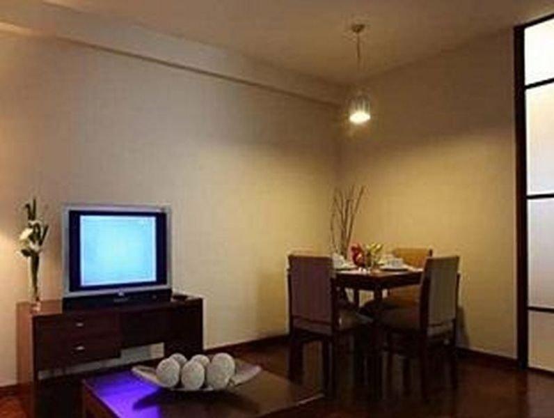 Amorsolo Mansion Hotel Макати Экстерьер фото