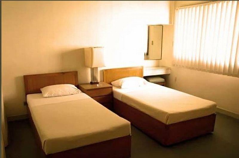 Amorsolo Mansion Hotel Макати Экстерьер фото